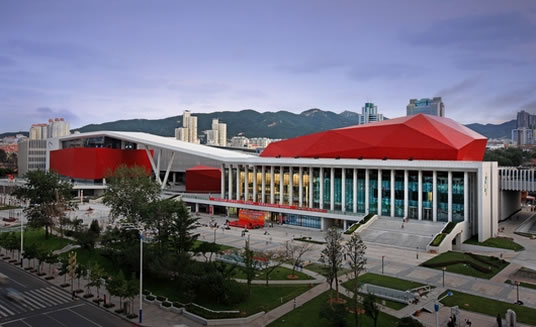 果洛藏族自治州通知公告的测试信息，内容可以在后台发布编辑删除